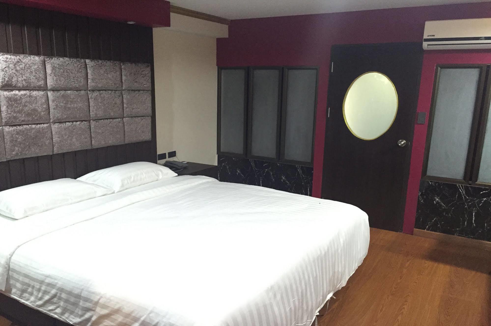 Grand Pink Hotel Hatyai Hat Yai Bagian luar foto